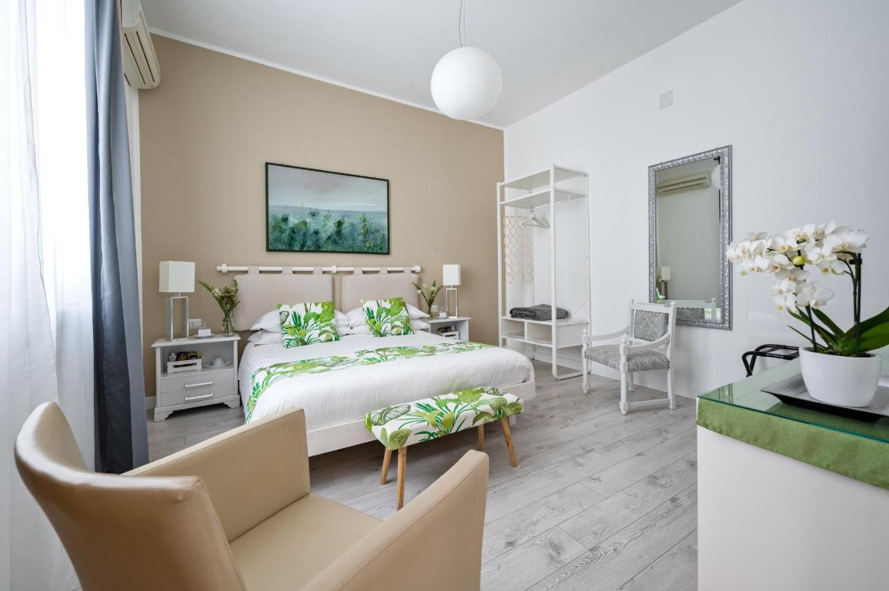 Donnalaura Bed and Breakfast Messina Exteriör bild